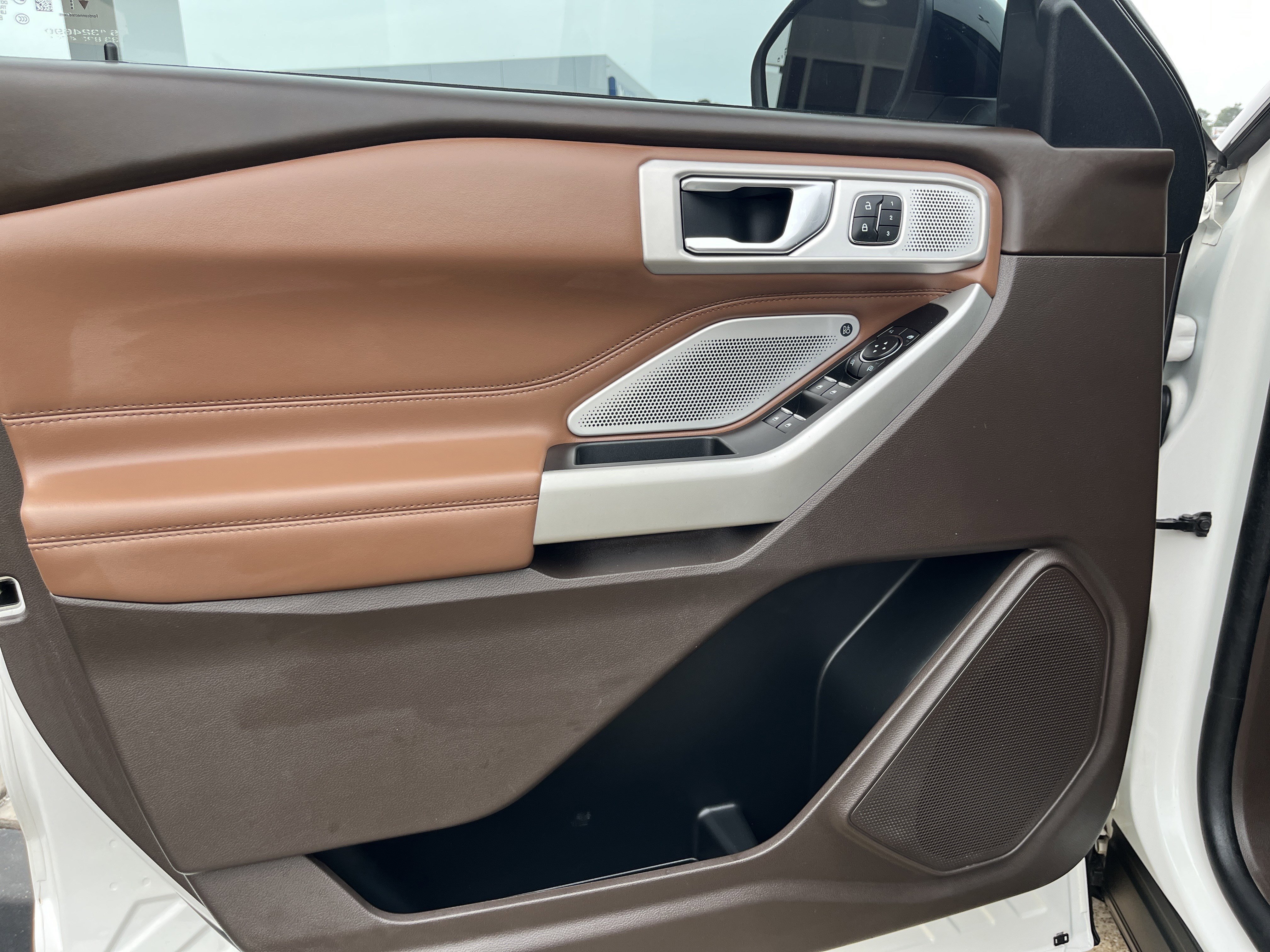 Used 2022 Ford Explorer King Ranch AWD/4WD image 25