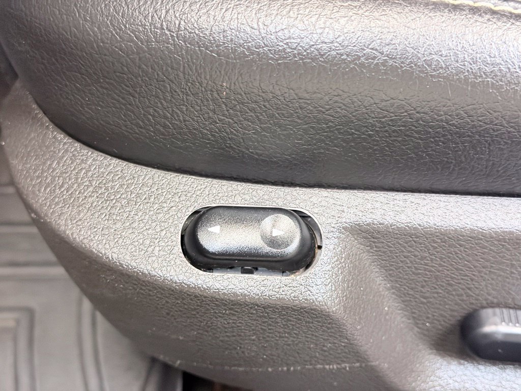 Used 2010 Ford Mustang GT RWD image 14