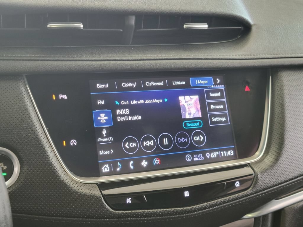 Used 2020 Cadillac XT5 Premium Luxury w/ LPO, Floor Liner Package AWD/4WD image 21