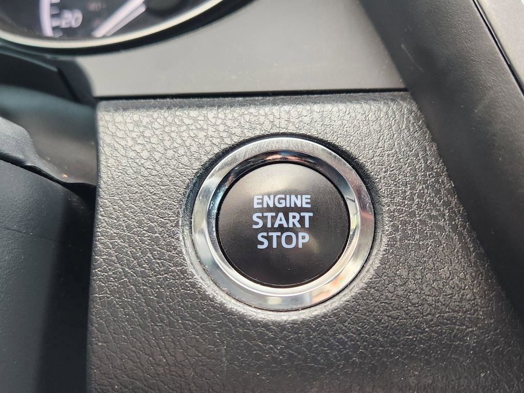 Used 2023 Toyota Camry SE w/ Convenience Package image 11