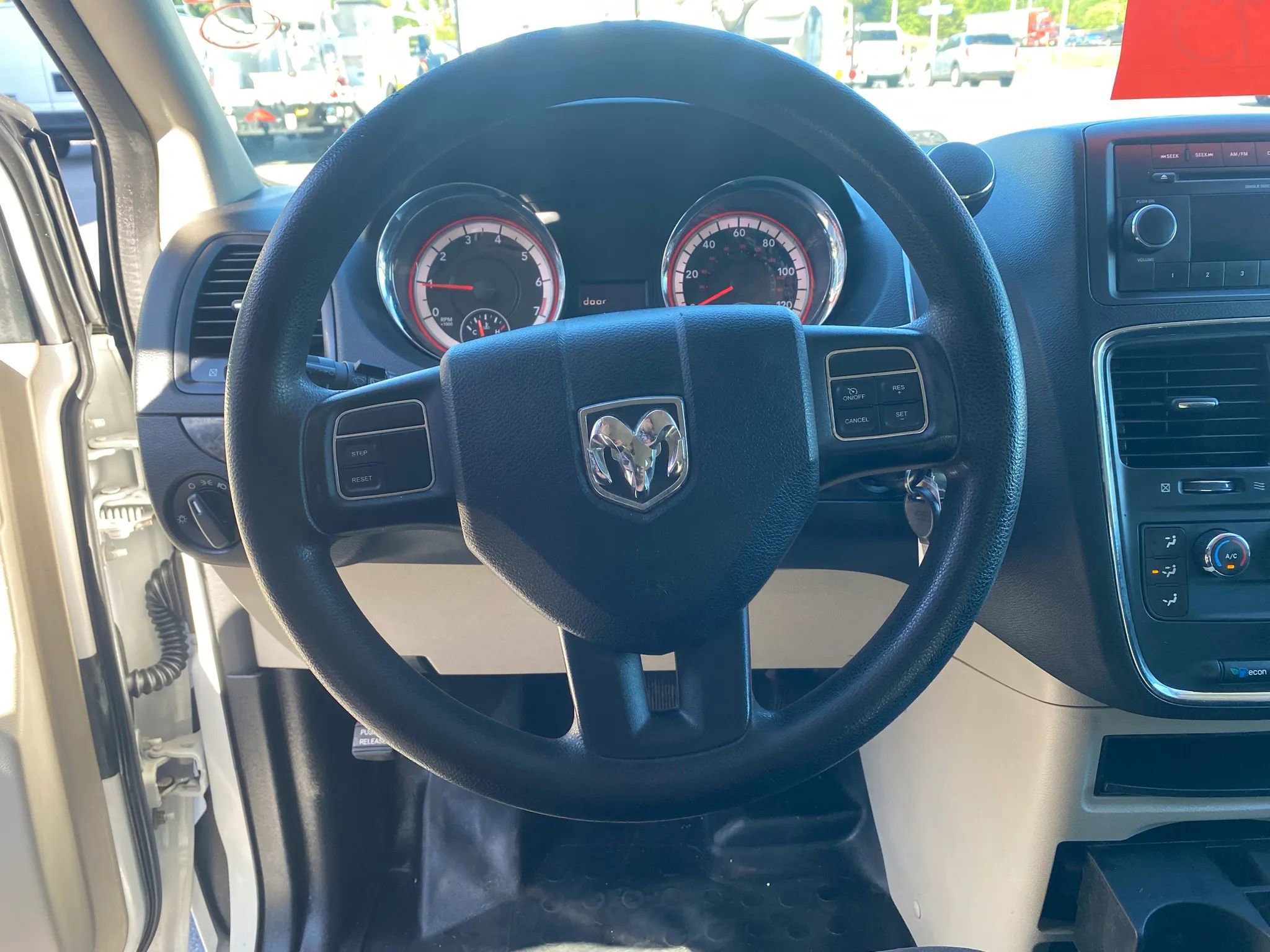 Used 2014 RAM C/V Tradesman FWD image 10