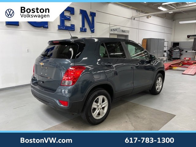 Used 2022 Chevrolet Trax LS w/ Tint and Cruise Package image 4