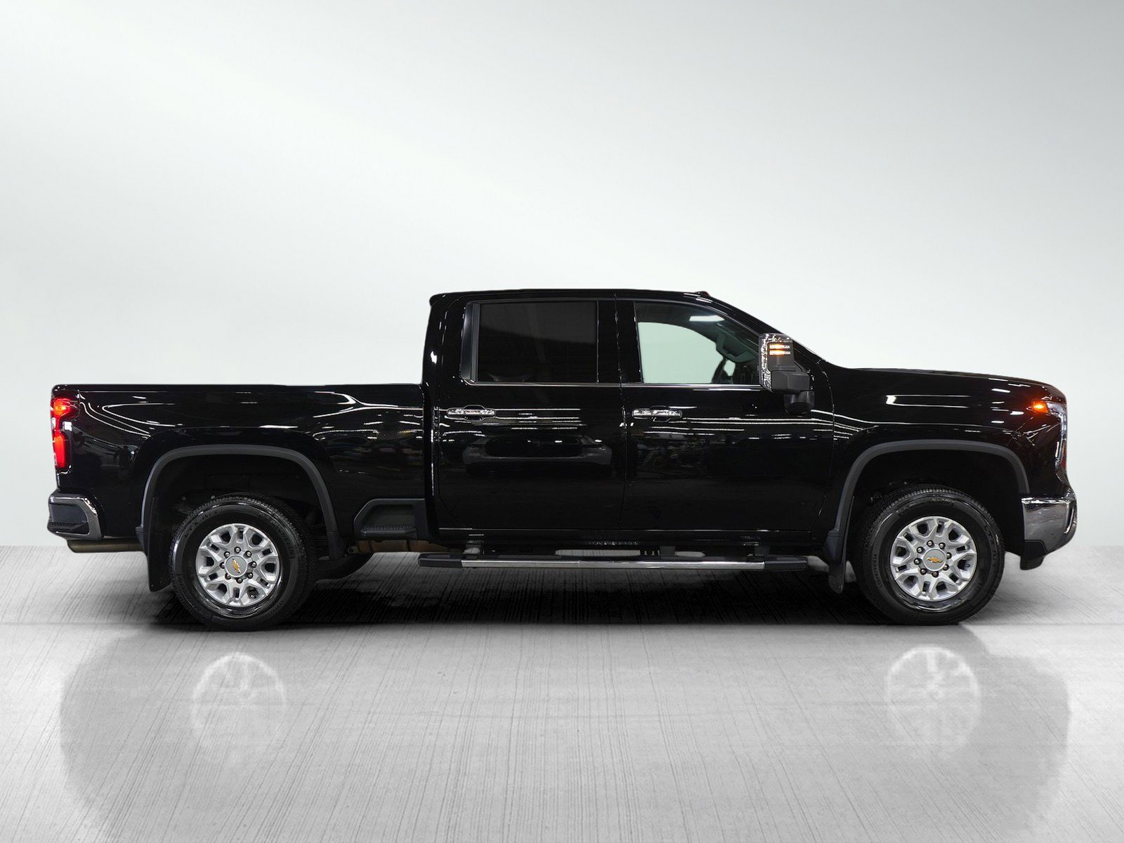 Used 2024 Chevrolet Silverado 3500 LTZ w/ LTZ Convenience Package image 6