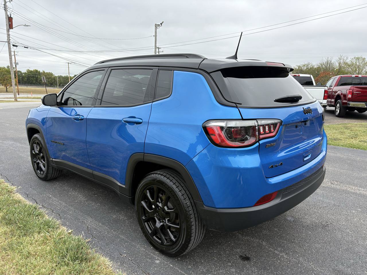 Used 2023 Jeep Compass Latitude w/ Convenience Group AWD/4WD image 17