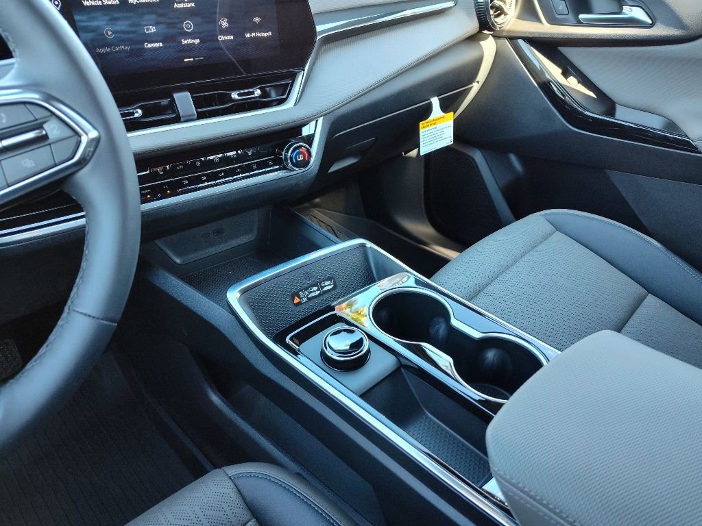 New 2026 Chevrolet Equinox LT w/ Convenience Package II image 14