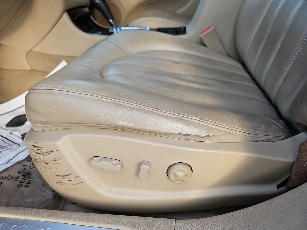 Used 2007 Buick Lucerne CXL w/ Luxury Package image 30