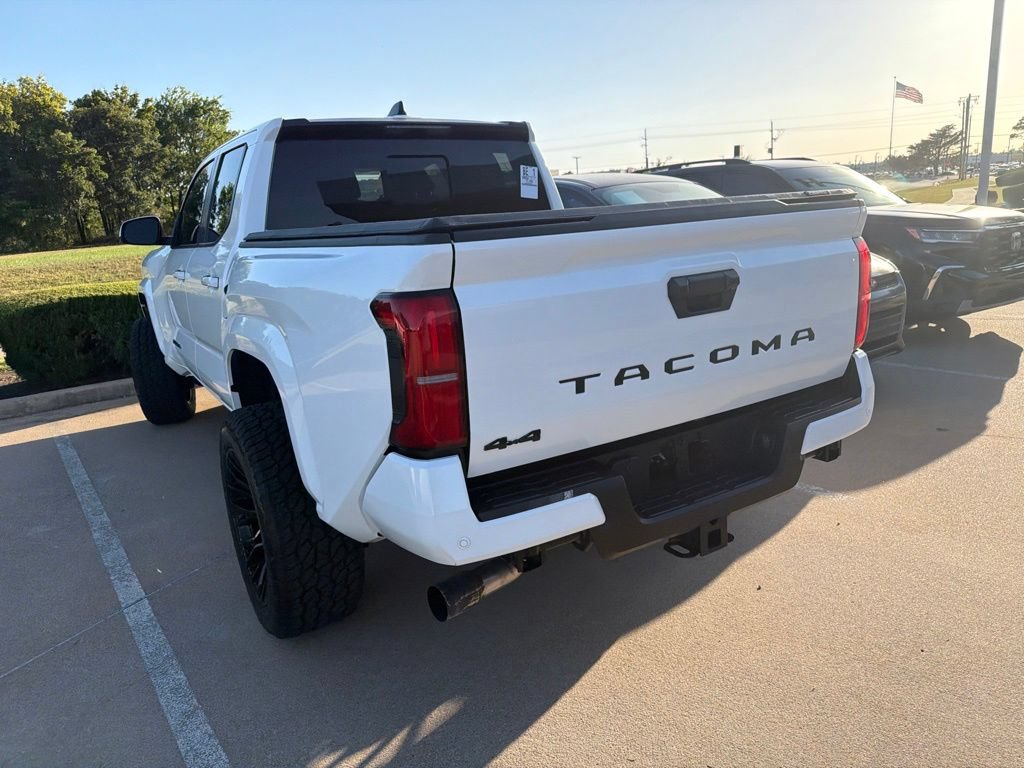Used 2024 Toyota Tacoma SR5 AWD/4WD image 12