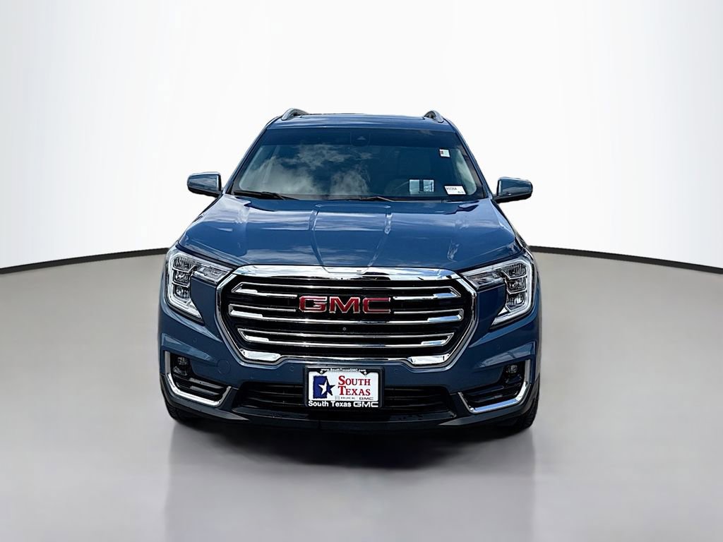 Used 2024 GMC Terrain SLT w/ Infotainment Package II image 2