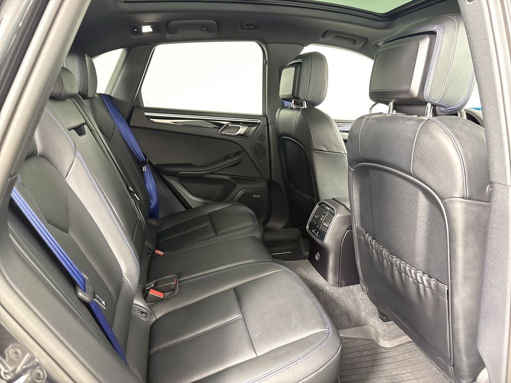Certified 2024 Porsche Macan Turbo image 25