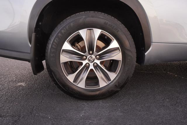 Used 2022 Toyota Highlander XLE image 40