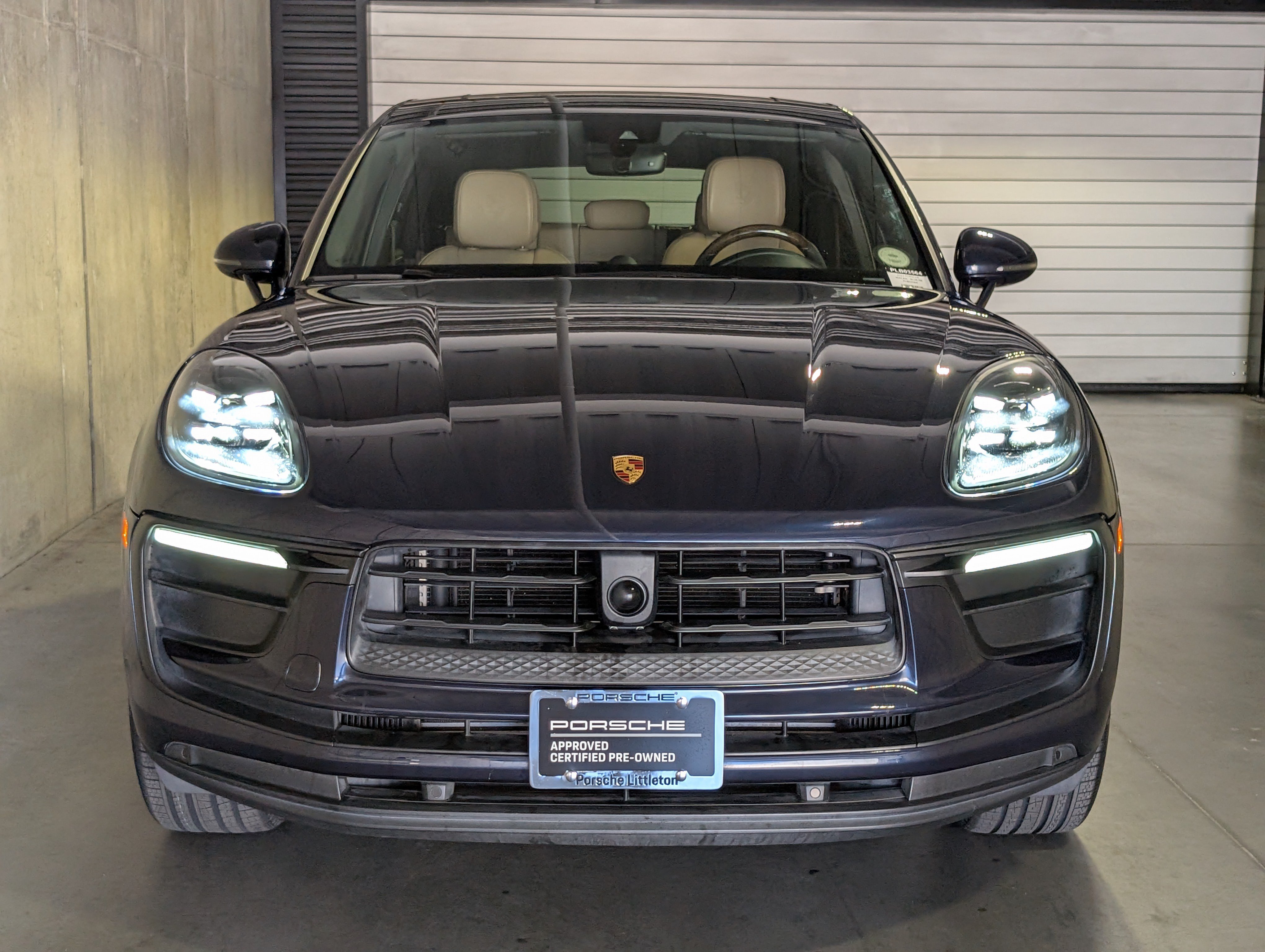Certified 2023 Porsche Macan AWD/4WD image 12
