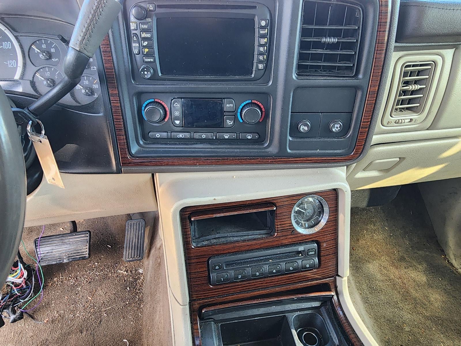 Used 2004 Cadillac Escalade AWD image 7