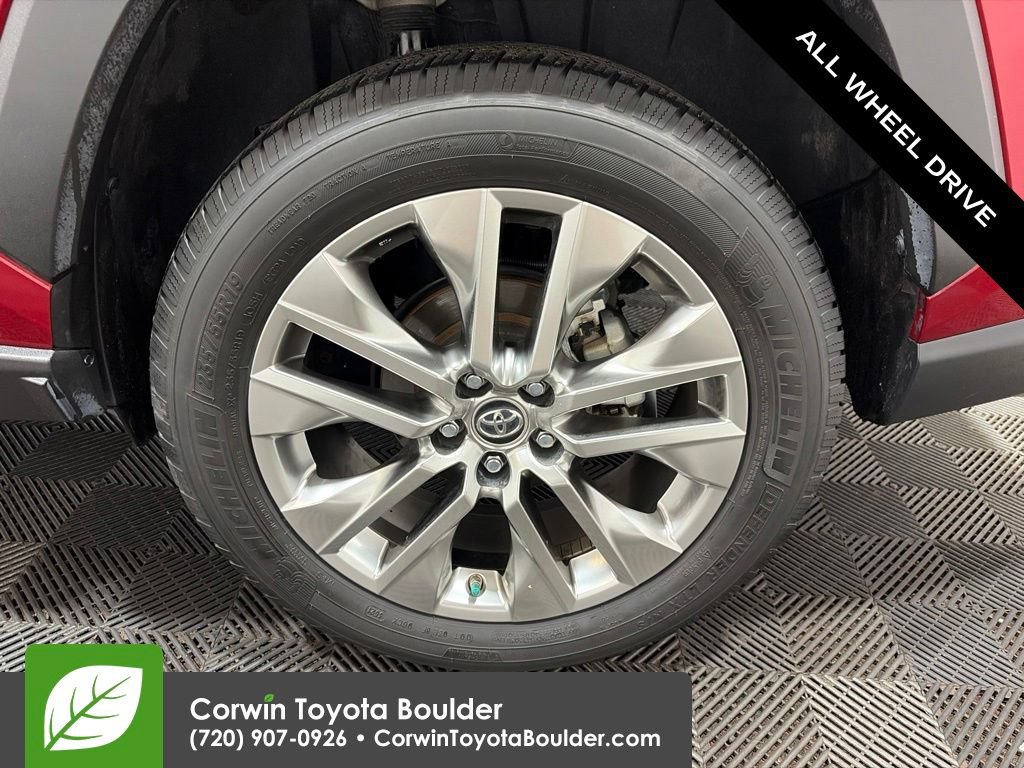 Used 2019 Toyota RAV4 Limited w/ Cold Weather Package AWD/4WD image 29