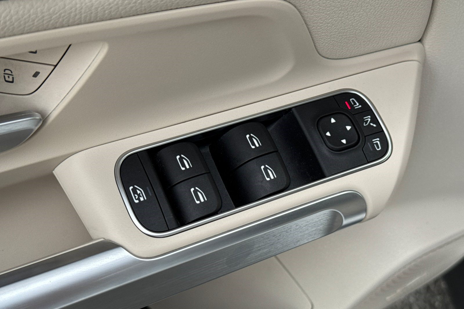 Certified 2024 Mercedes-Benz EQB 250+ image 14