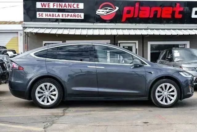 Used 2018 Tesla Model X 100D image 12