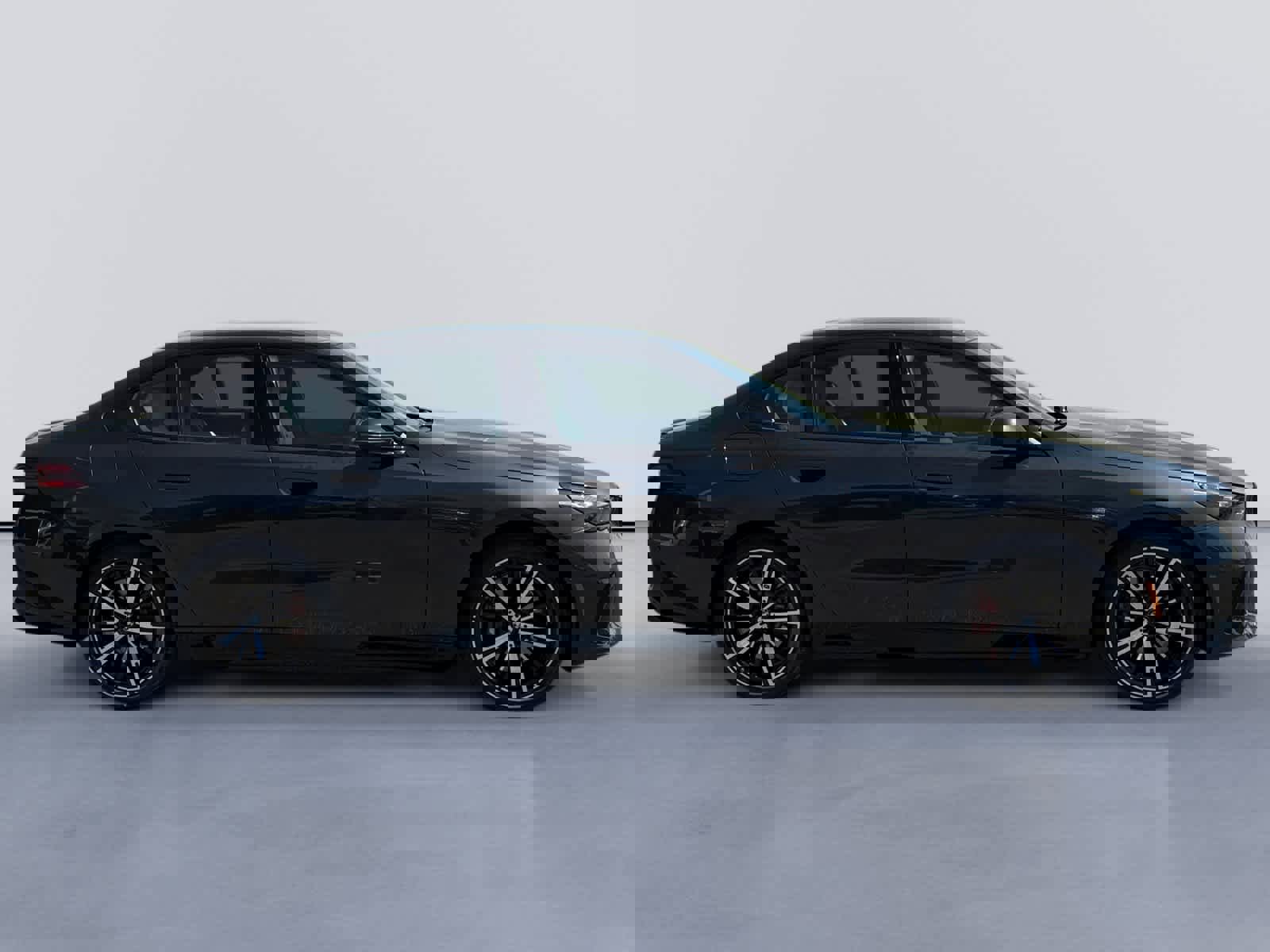 New 2026 BMW 550e xDrive AWD/4WD image 2