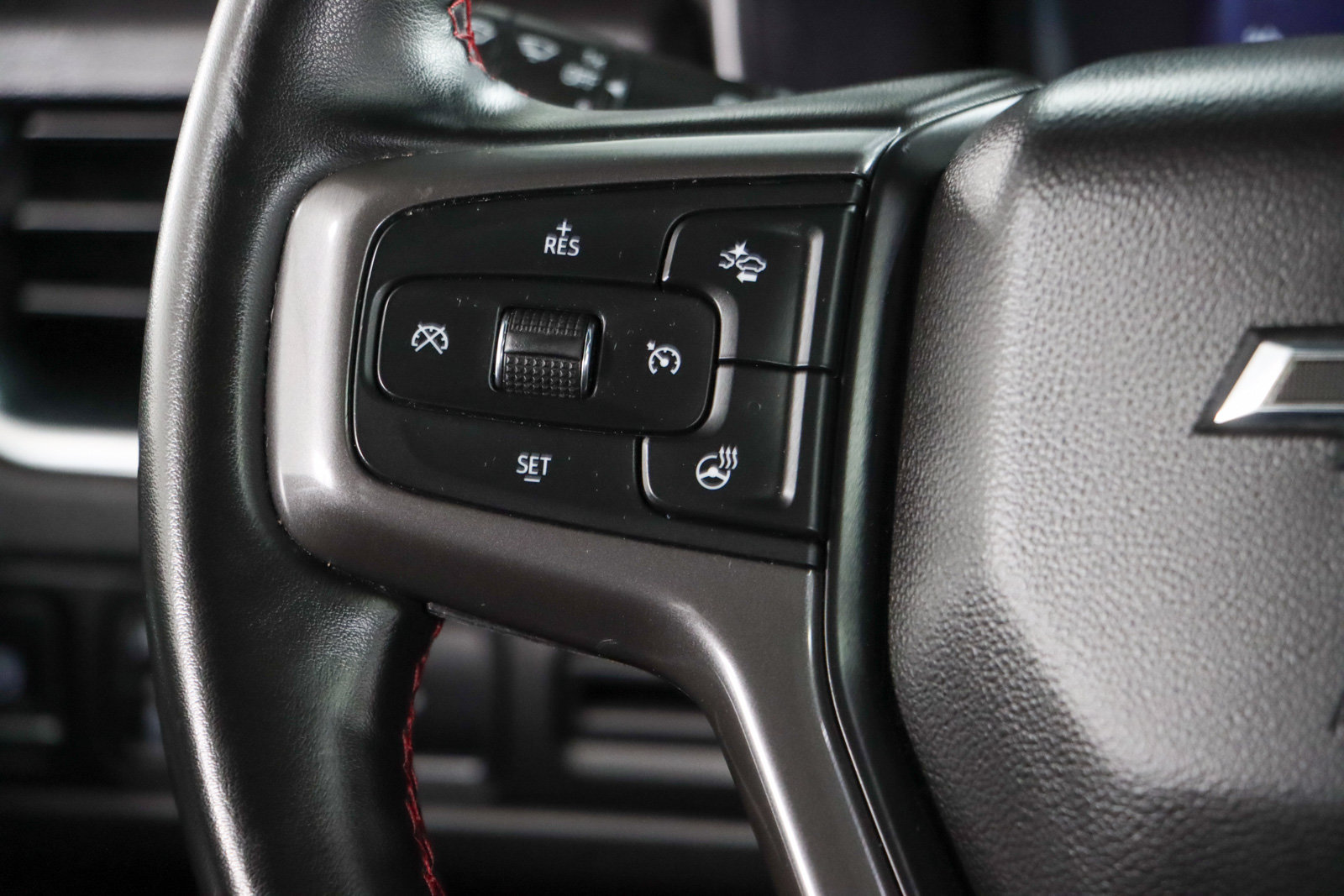 Used 2024 Chevrolet Suburban RST w/ Luxury Package AWD/4WD image 14