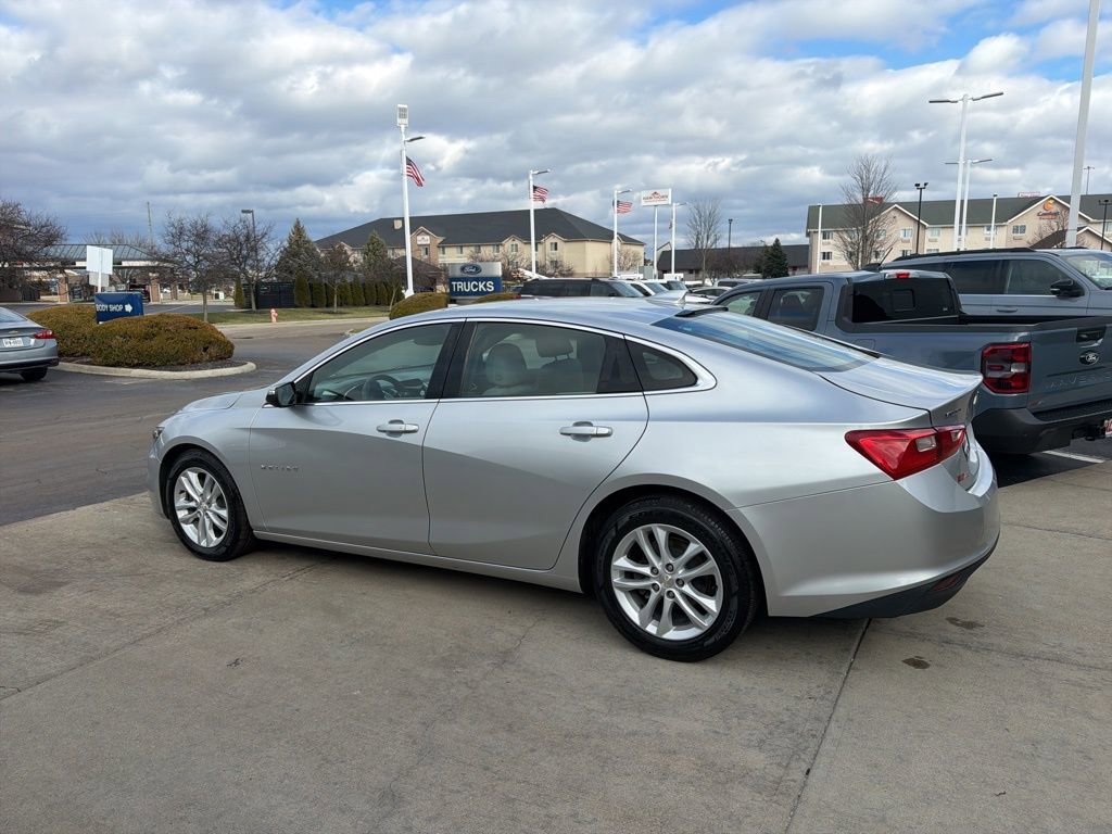 Used 2017 Chevrolet Malibu LT image 4