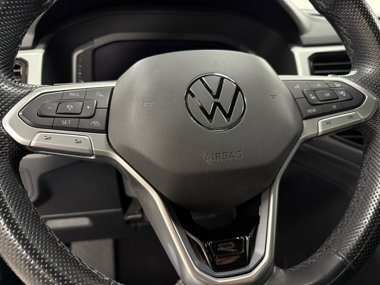 Used 2021 Volkswagen Atlas Cross Sport SEL Premium R-Line image 17