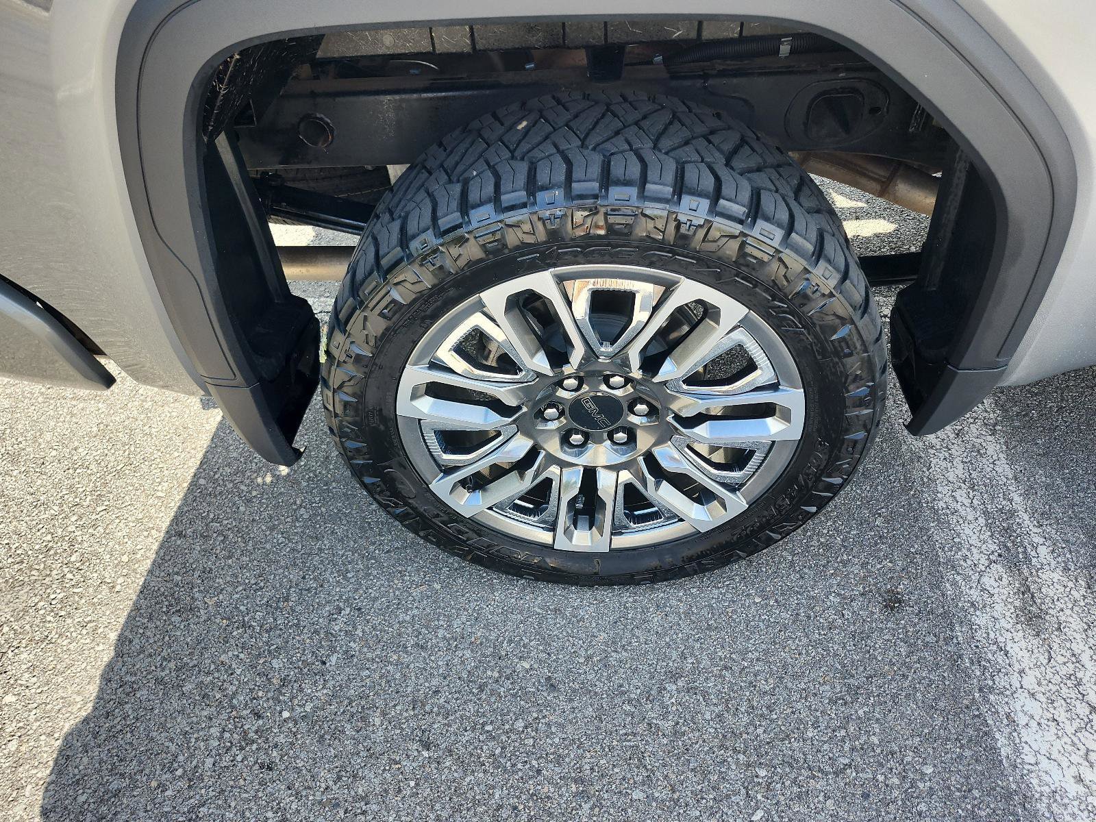 Used 2024 GMC Sierra 1500 Denali Ultimate image 4
