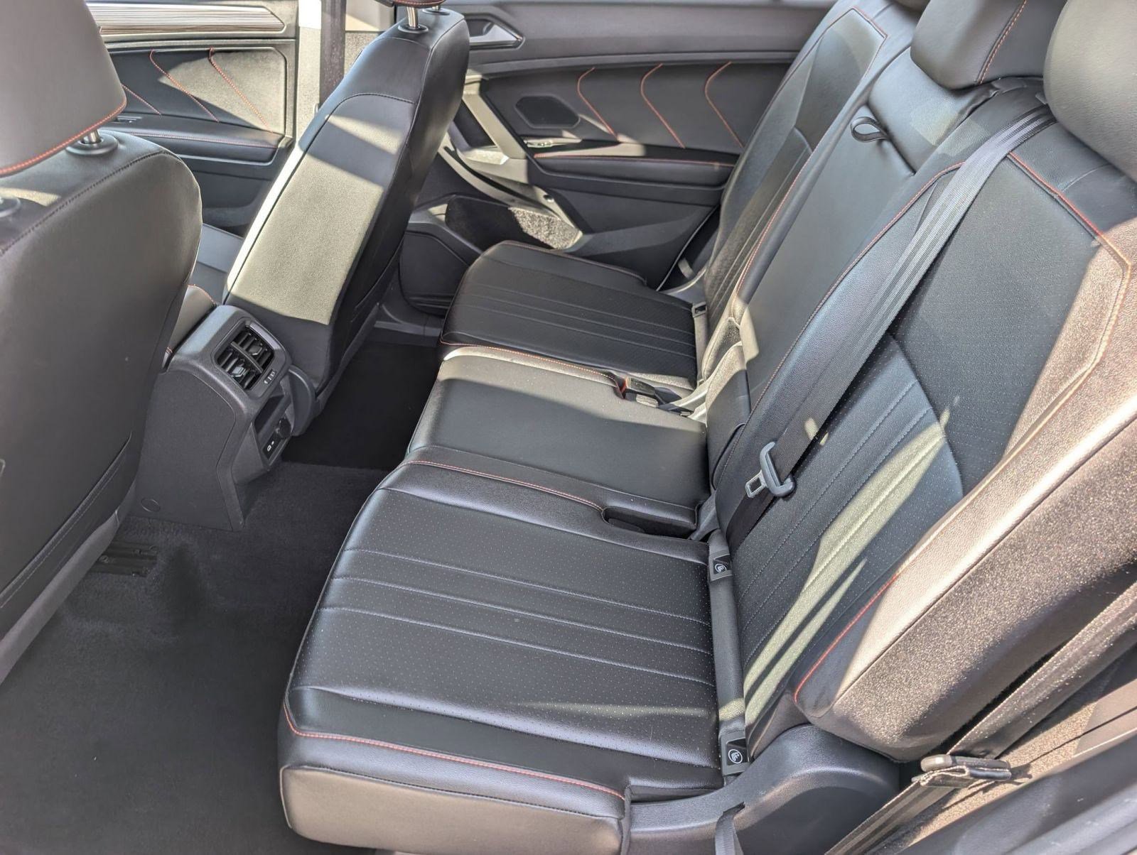 Used 2024 Volkswagen Tiguan SE image 15