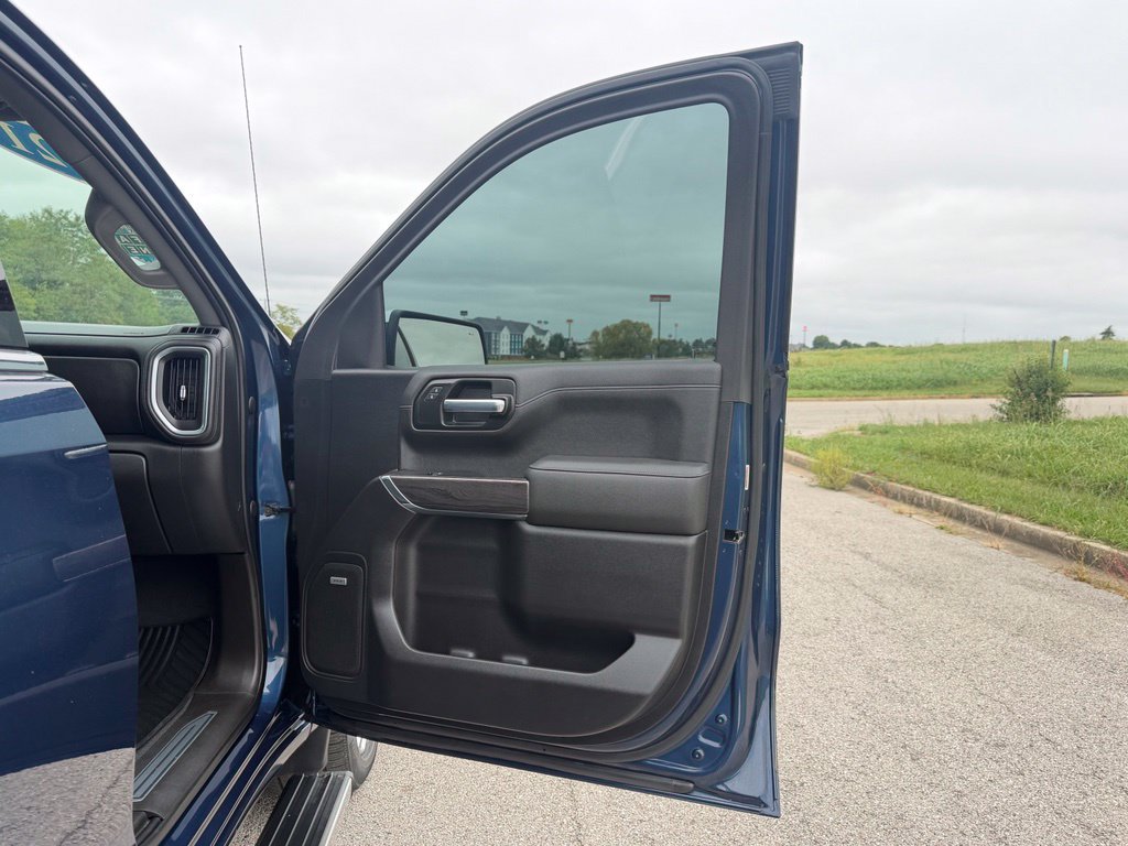 Used 2021 Chevrolet Silverado 1500 LTZ w/ LTZ Premium Package AWD/4WD image 40