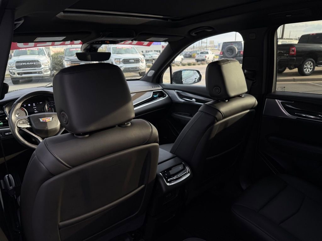 Used 2025 Cadillac XT6 Sport w/ Technology Package image 28
