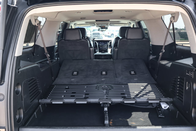 Used 2019 Cadillac Escalade ESV Premium Luxury RWD image 7