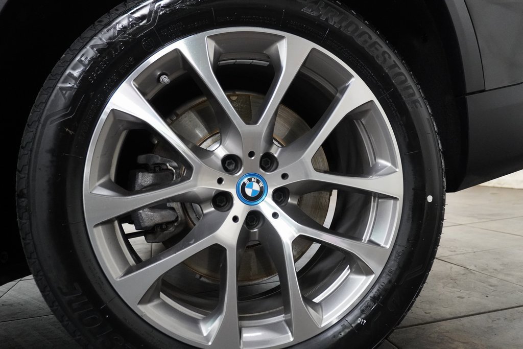 Certified 2024 BMW X5 xDrive50e w/ Premium Package image 11