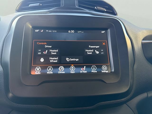 Used 2018 Jeep Renegade Altitude AWD/4WD image 18