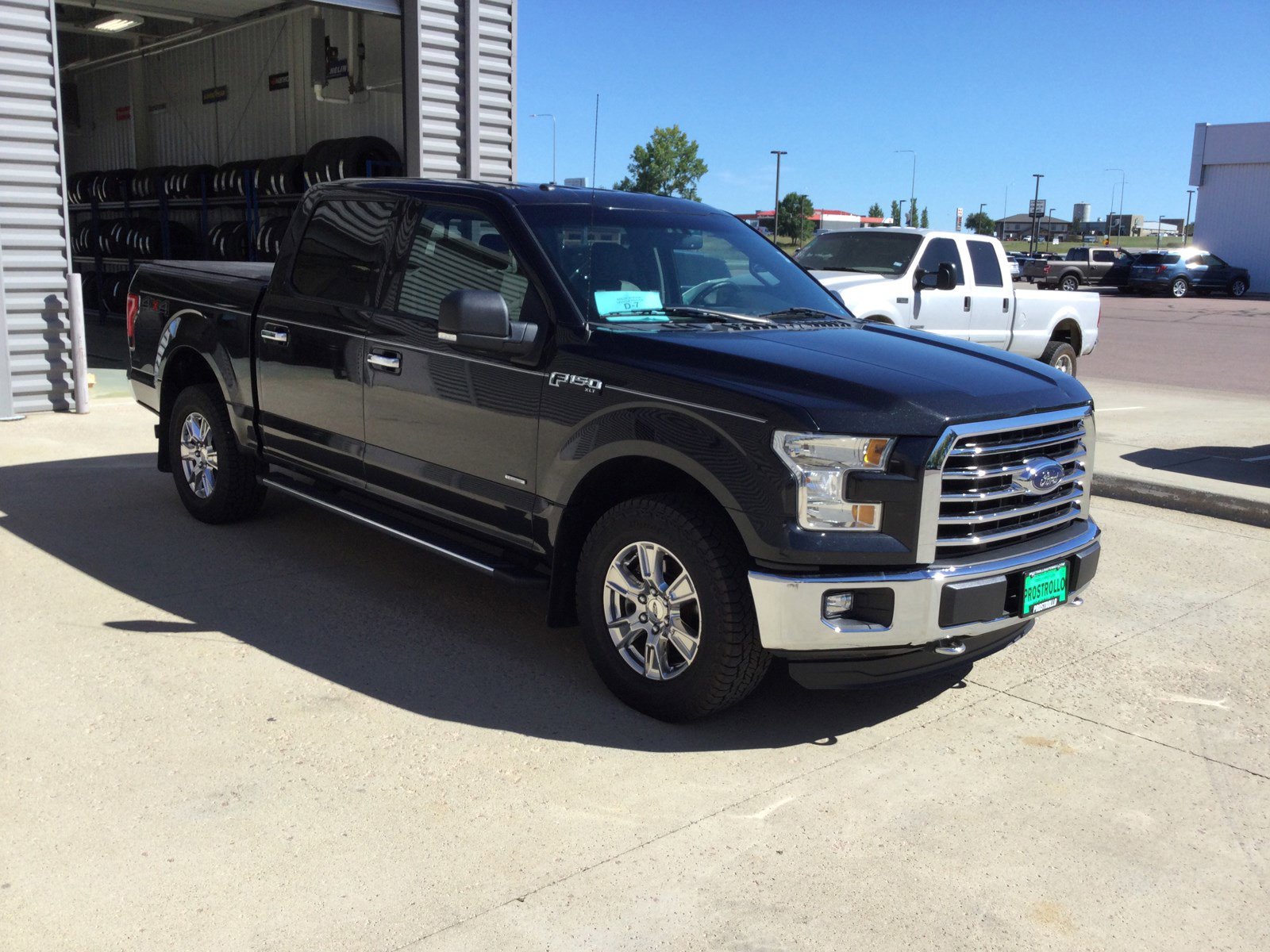 Used 2015 Ford F150 XLT w/ Equipment Group 302A Luxury AWD/4WD image 4