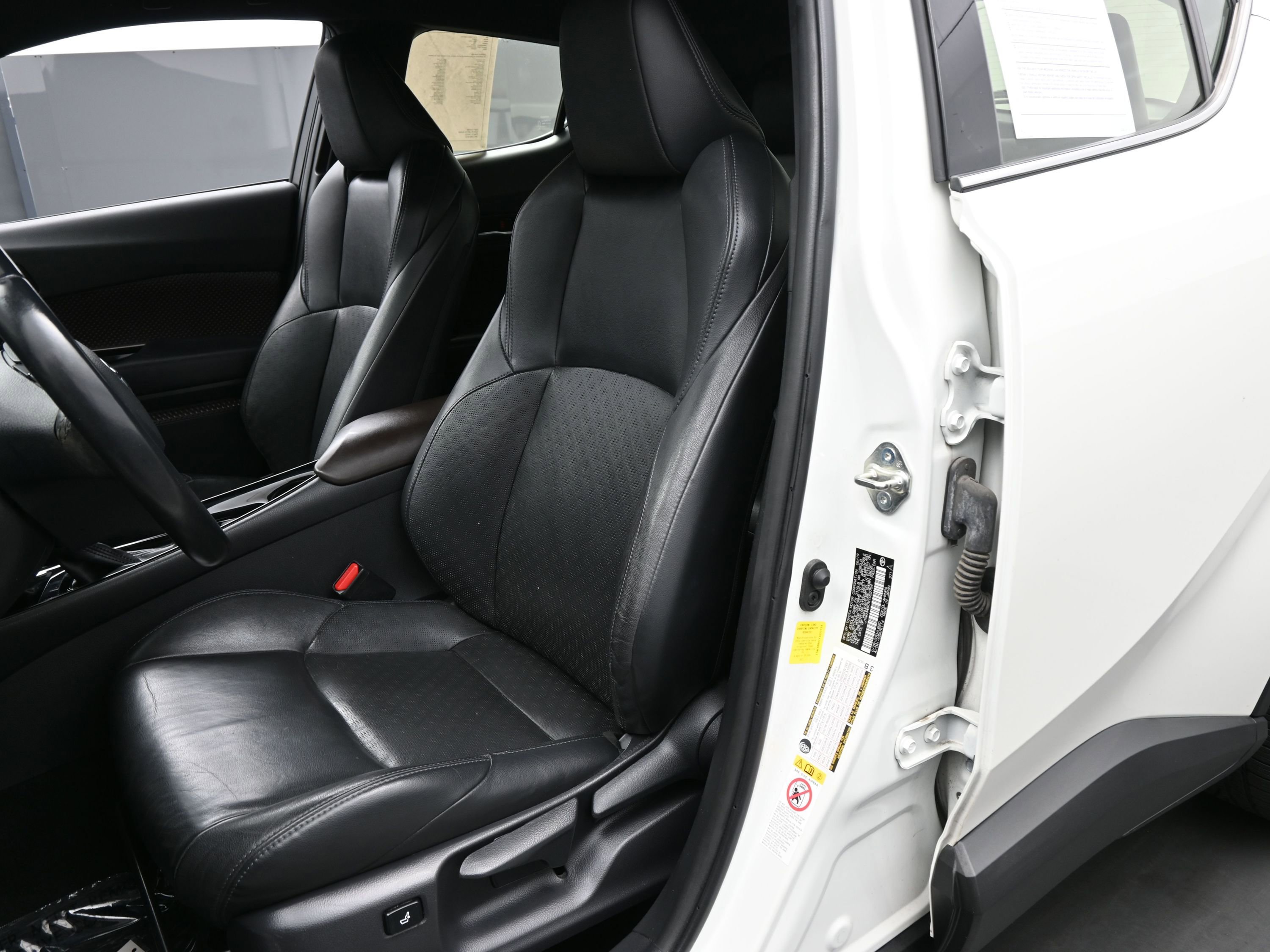 Used 2019 Toyota C-HR Limited image 12