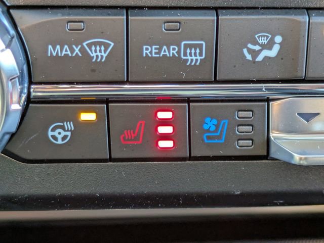 New 2026 Ford F250 Lariat w/ Black Appearance Package image 24