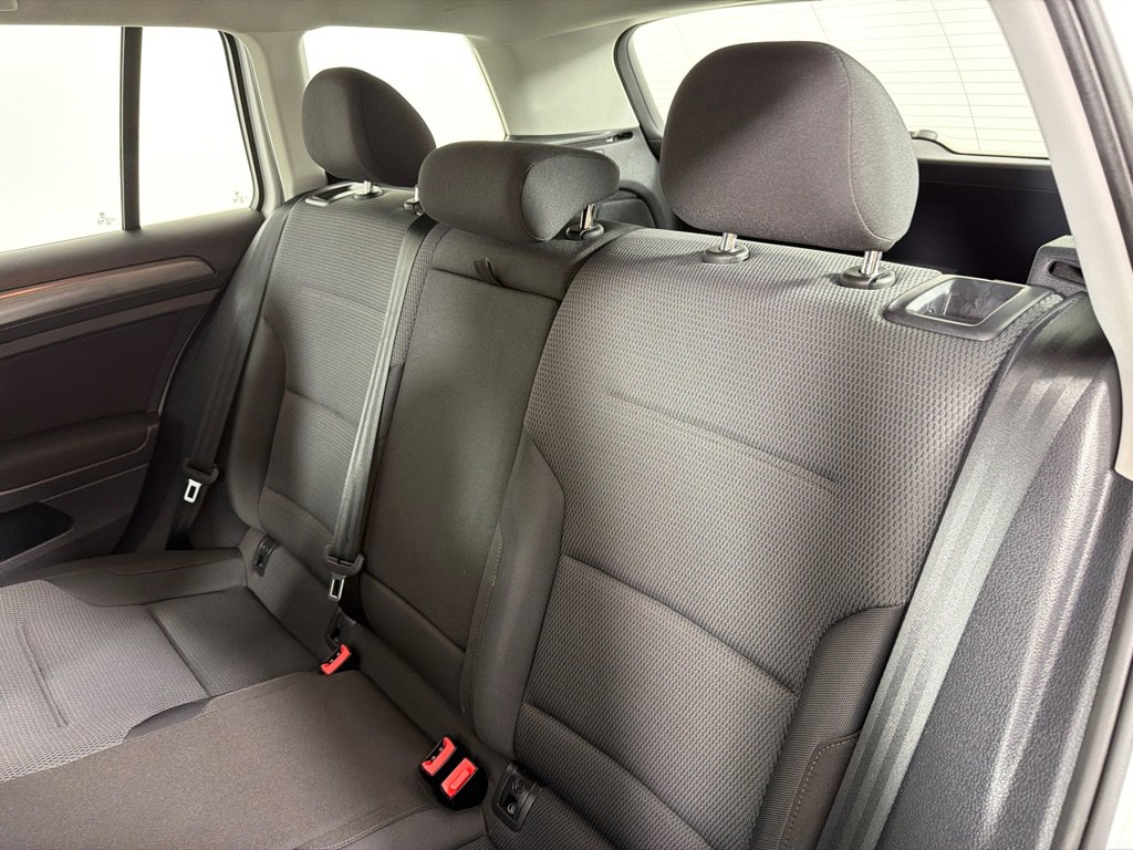 Used 2019 Volkswagen Golf S image 20