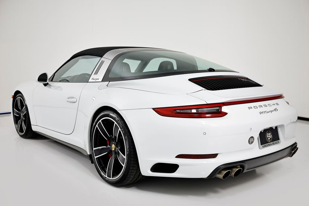 Certified 2018 Porsche 911 Targa 4S w/ Sportdesign Package image 3