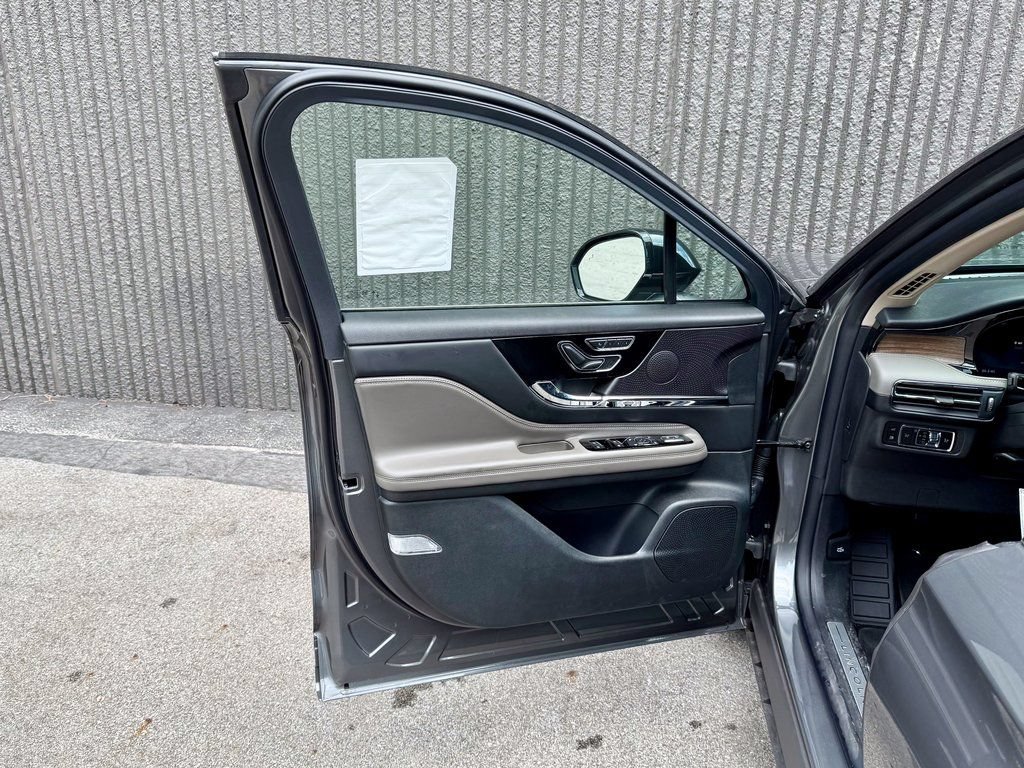 New 2025 Lincoln Corsair Grand Touring AWD/4WD image 13