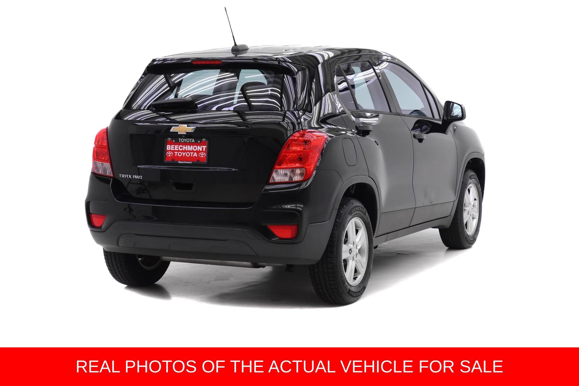 Used 2017 Chevrolet Trax LS AWD/4WD image 2