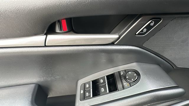 Used 2023 MAZDA MAZDA3 s image 23