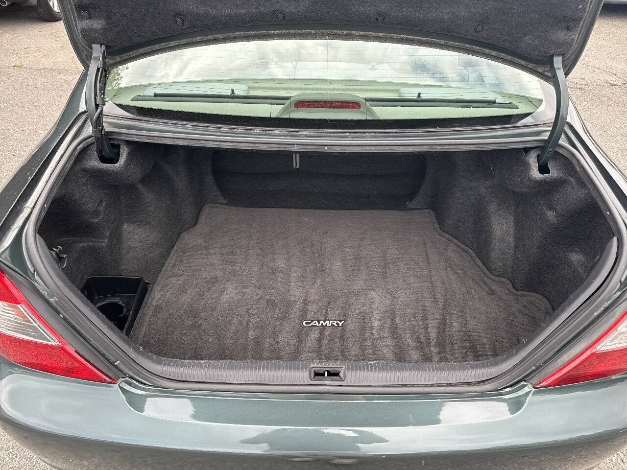 Used 2004 Toyota Camry FWD image 12