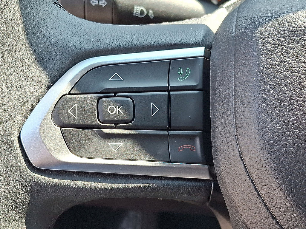 Used 2024 Jeep Compass Latitude w/ Convenience Group AWD/4WD image 23