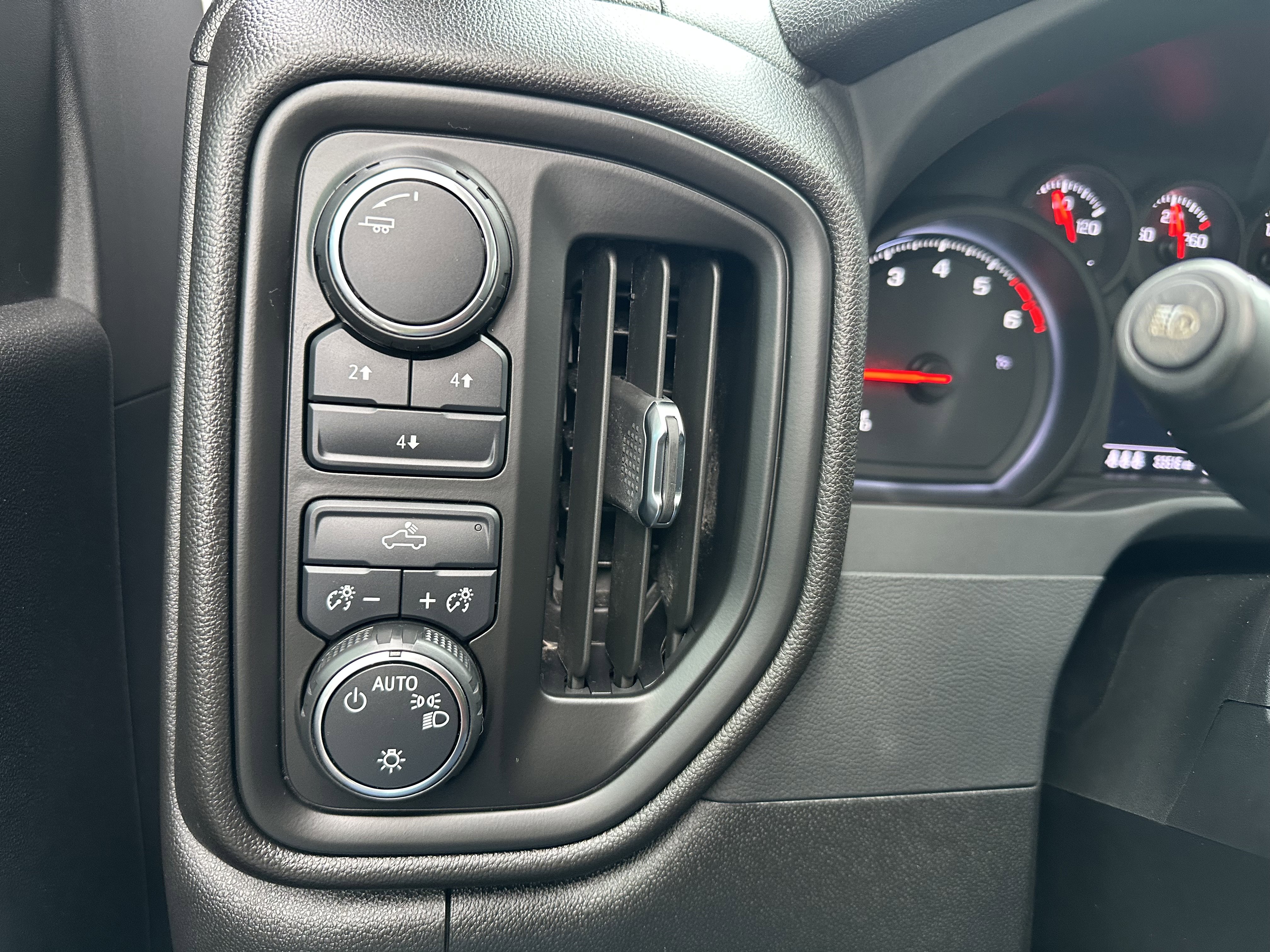 Certified 2024 Chevrolet Silverado 2500 Custom w/ Custom Convenience Package image 24