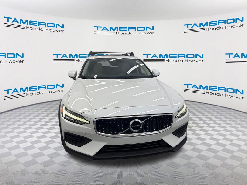 Used 2020 Volvo V60 T5 Cross Country AWD/4WD image 8