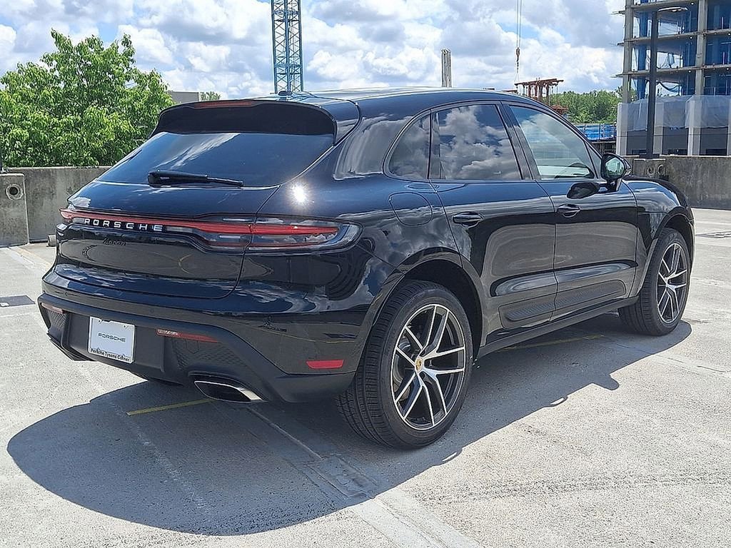Used 2025 Porsche Macan image 8