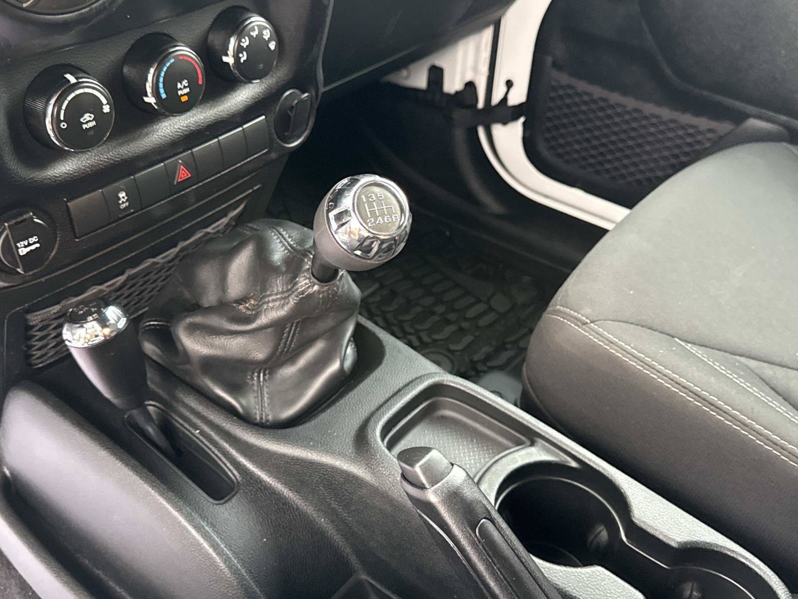 Certified 2018 Jeep Wrangler Unlimited Sport AWD/4WD image 31