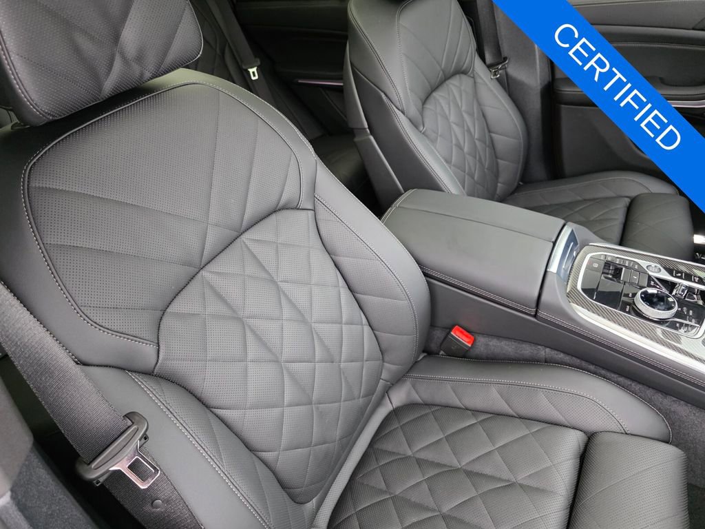 Used 2026 BMW X5 M60i w/ Executive Package image 28