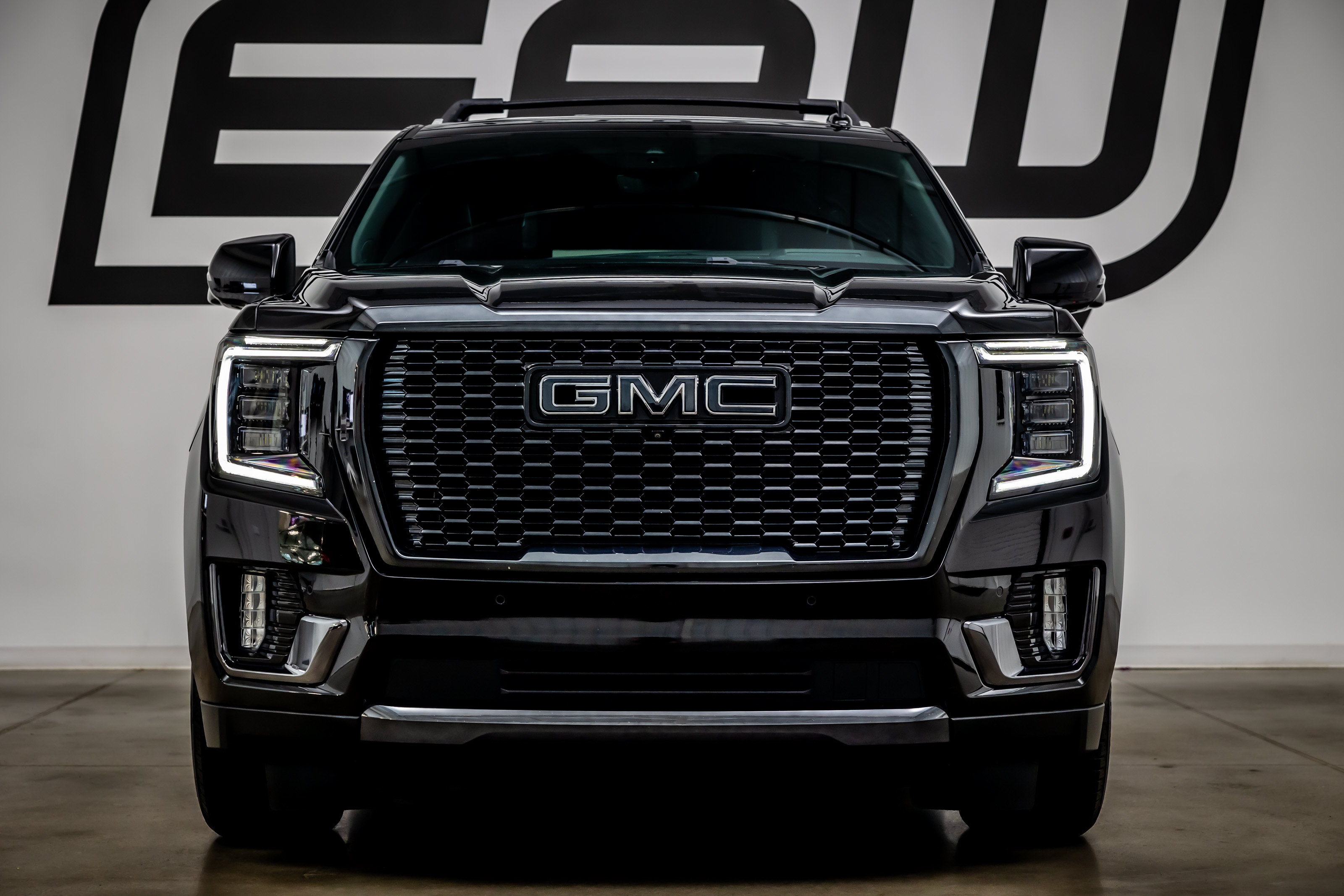 Used 2024 GMC Yukon Denali Ultimate AWD/4WD image 4