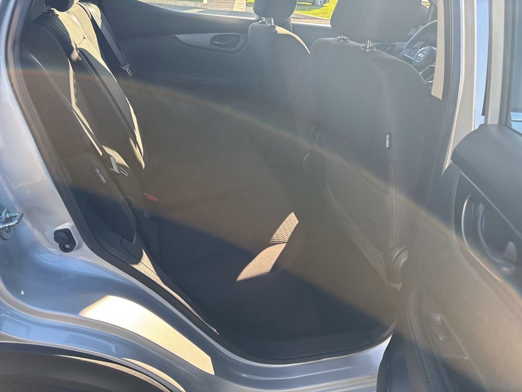 Used 2022 Nissan Rogue Sport S image 27