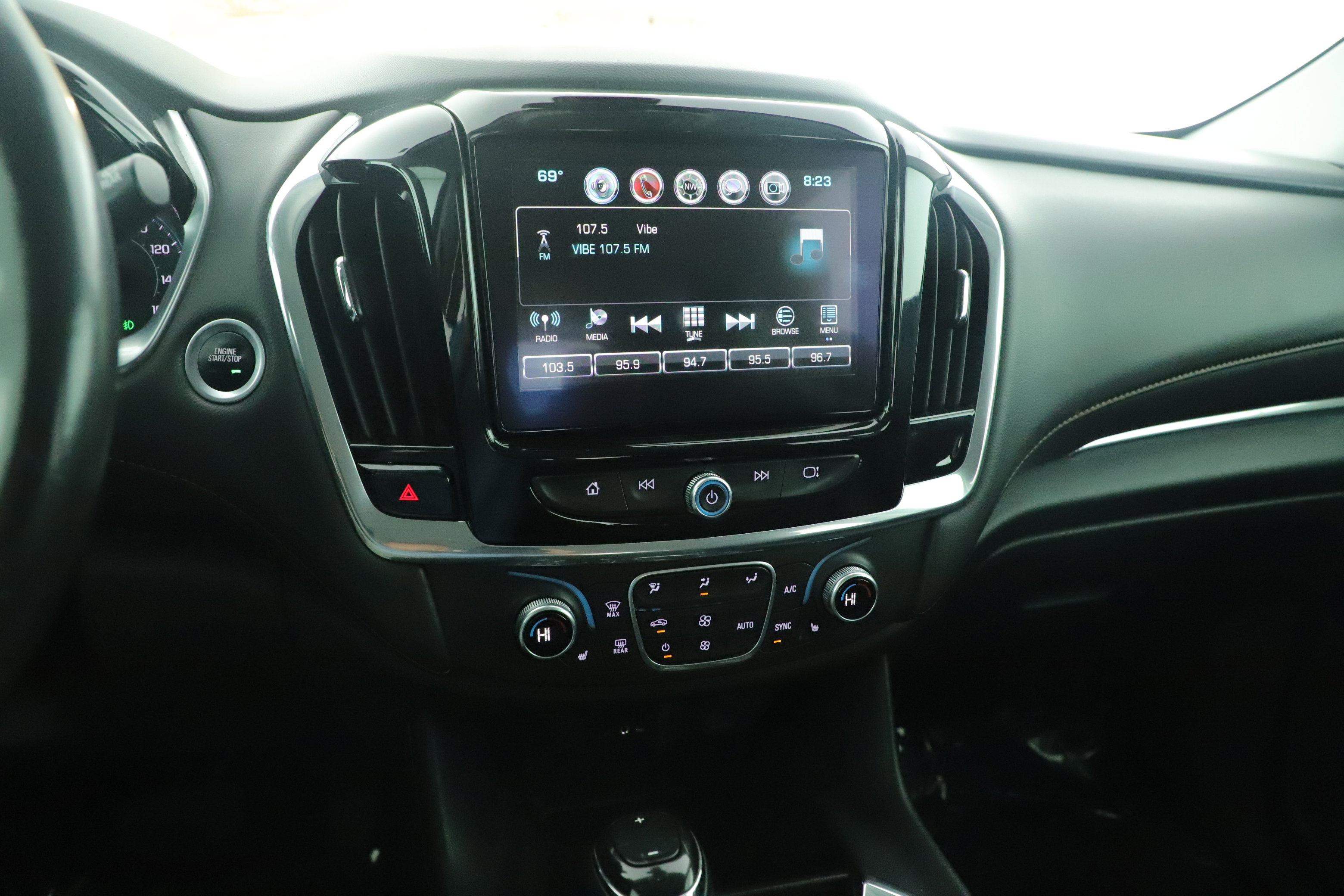 Used 2018 Chevrolet Traverse RS image 18