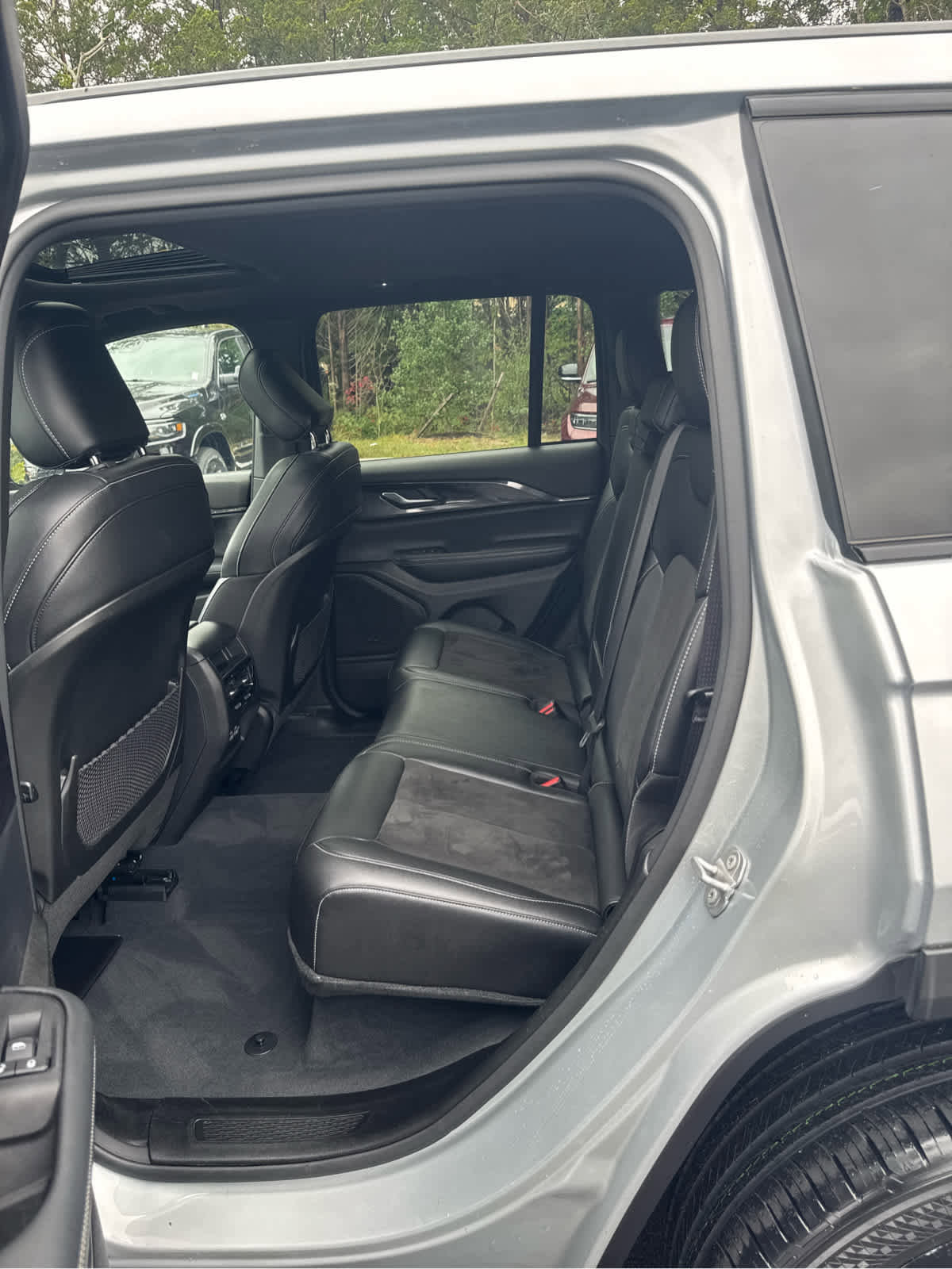 Certified 2023 Jeep Grand Cherokee Altitude image 18