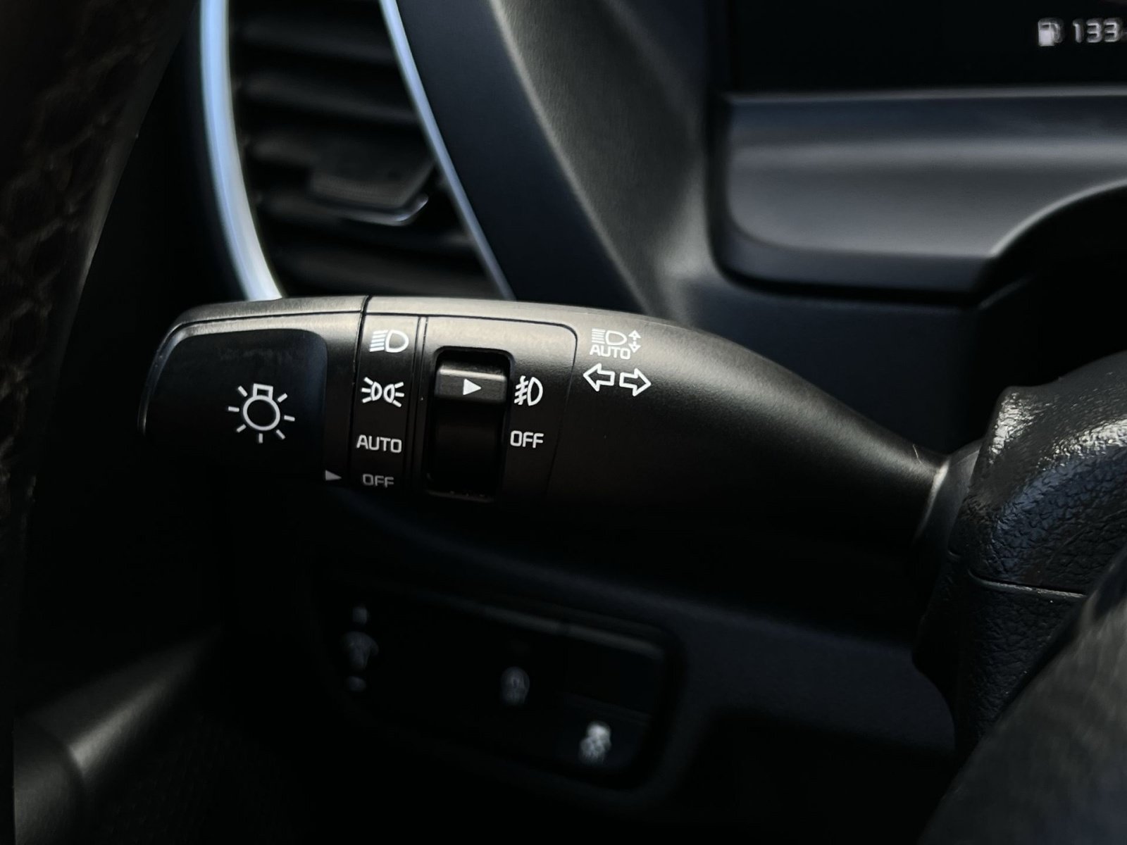 Used 2024 Kia Seltos EX FWD image 22